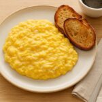 Ovos Mexidos Cremosos com Queijo