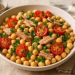 Salada de Grão-de-Bico com Atum e Tomate Cherry