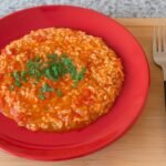 Arroz de tomate malandrinho, simples e bem apurado