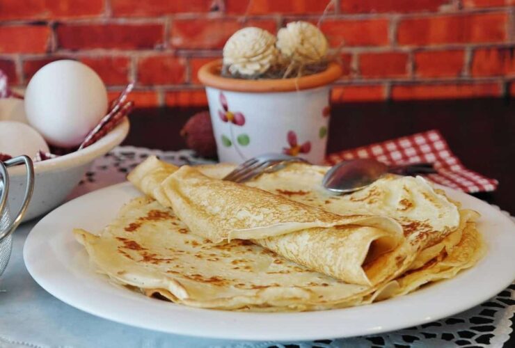 Crepes simples, massa base caseira fina e flexível