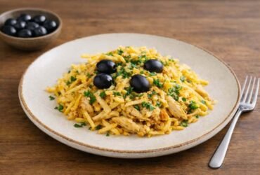 Frango à Brás cremoso com batata palha.